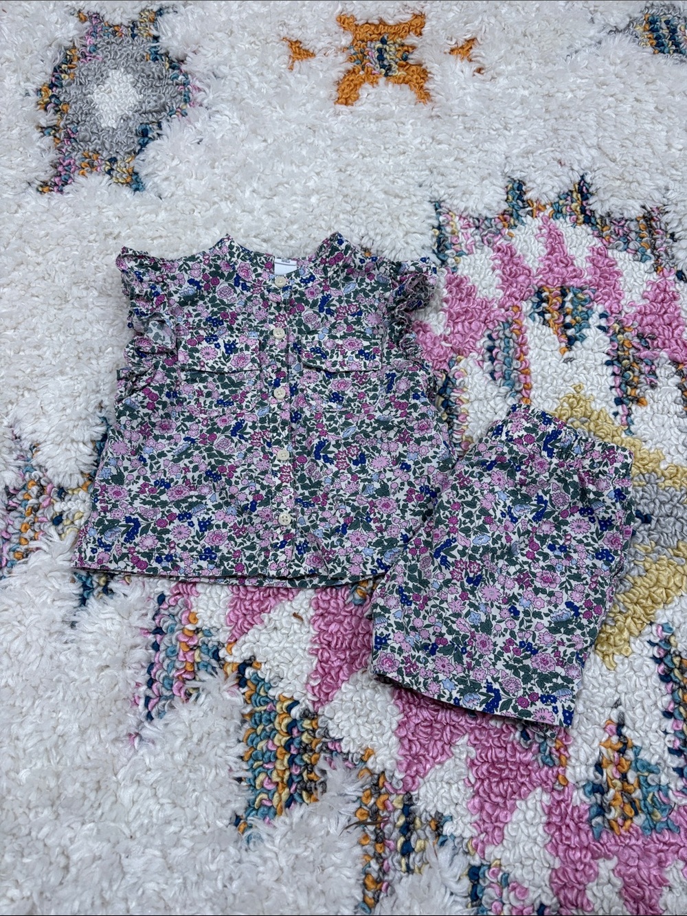 GAP Floral Outfit